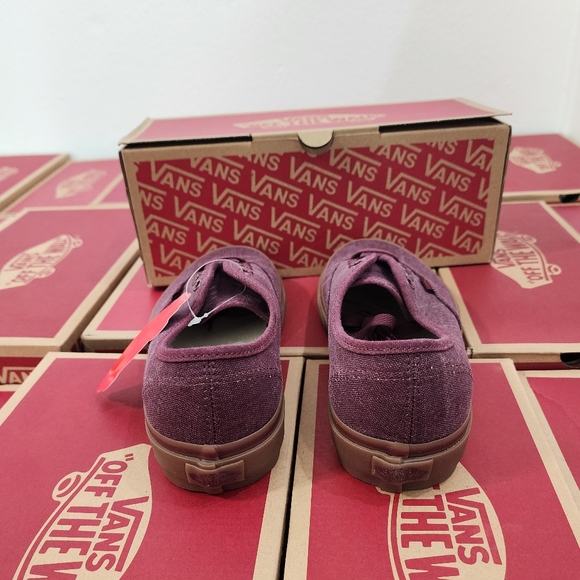 Vans OFF THE WALL Classic Skateboard Shoe,unisex M 7, W8.5, Maroon Burgundy Gum - Picture 2 of 12